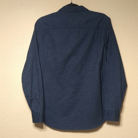 HOLLISTER CHAMBRAY SHIRT - Picture 6 of 6